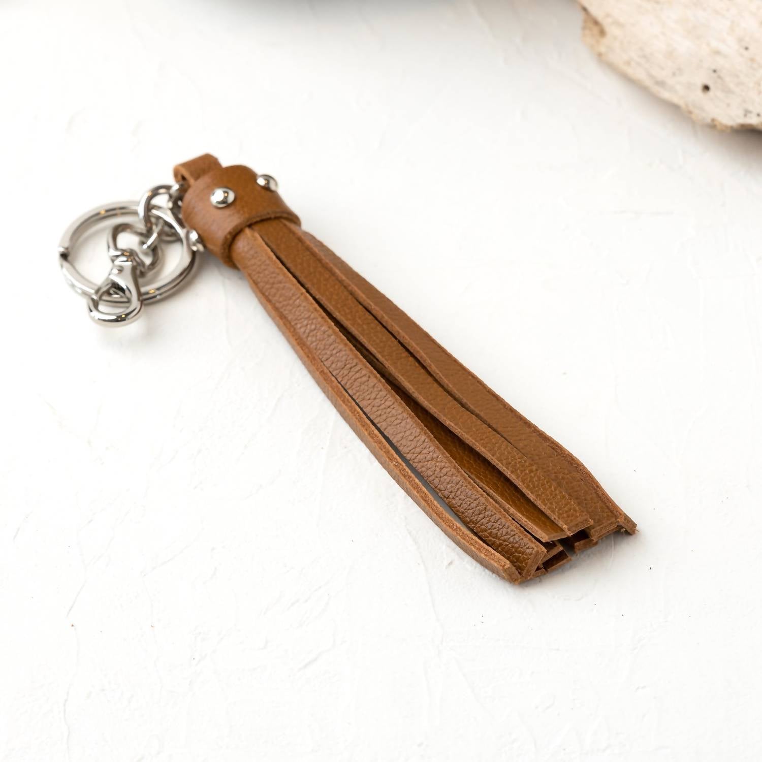 Nickel Tassel Key Chain In Caramel