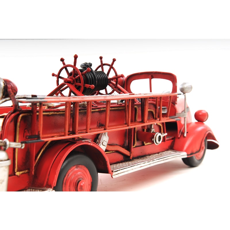 1938 Red Fire Engine Ford 1:40 Scale Model Truck