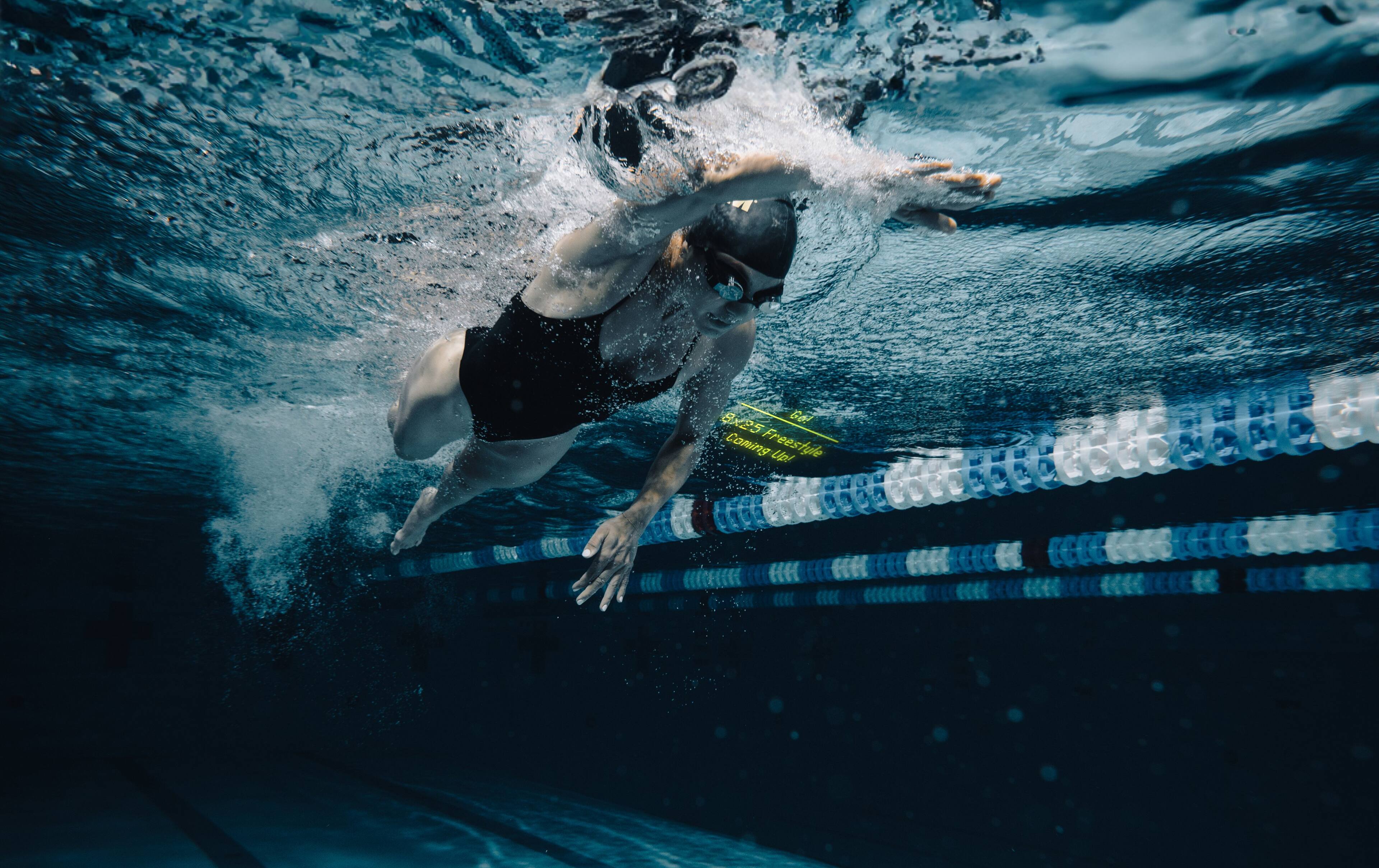 FORM - Smart Swim 2 Goggles - Black - (2024)