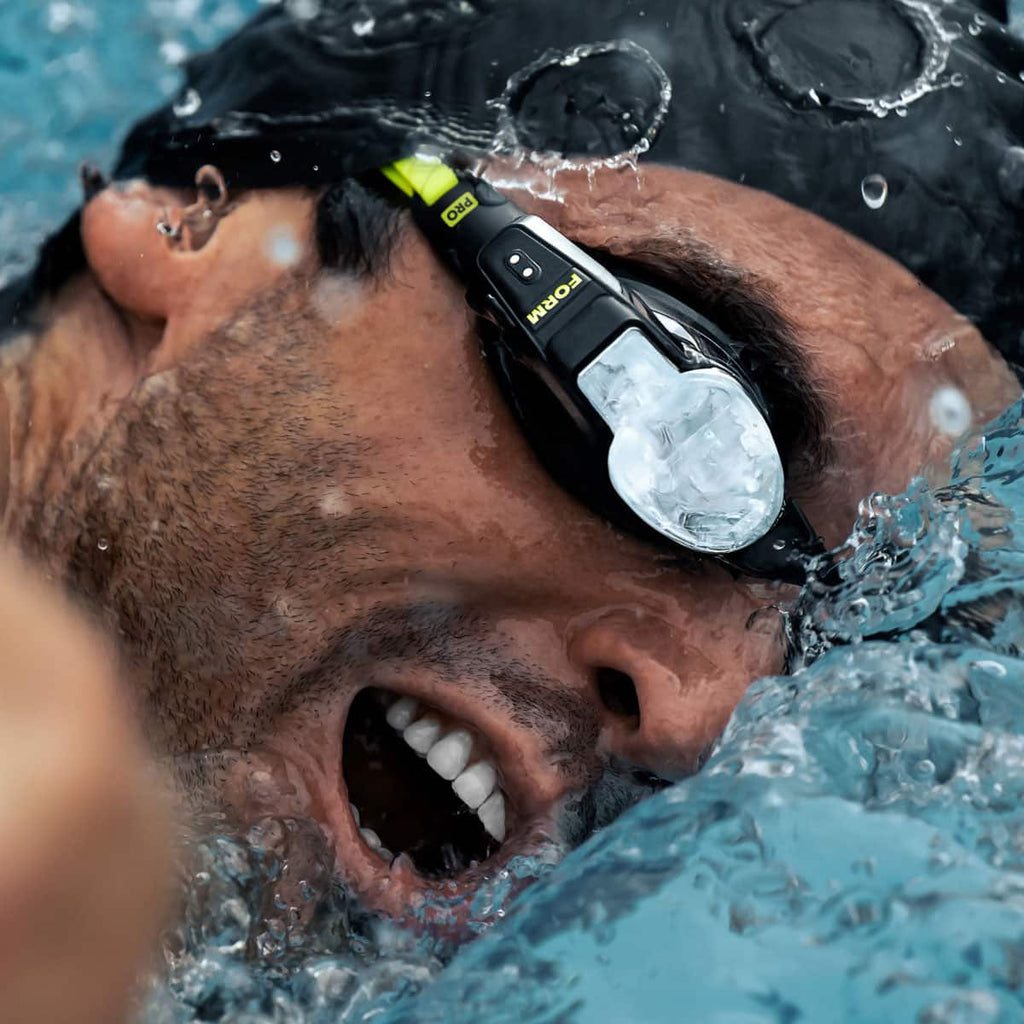 FORM - Smart Swim 2 PRO Goggles with EVA Foam Protective Case - black - (2025)